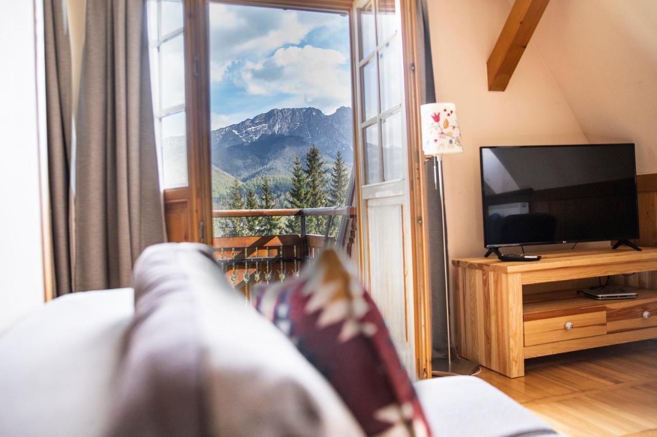 Family Suite Balcony Mountain View